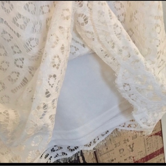 🤍SOLITAIRE Lace Overlay Top🤍 - Picture 5 of 7